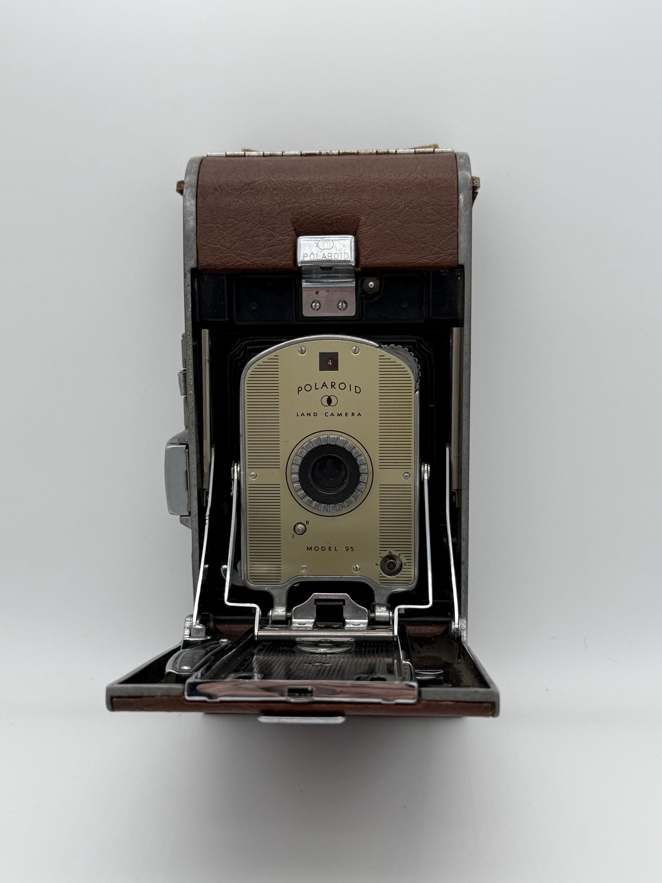 Appareil photo terrestre vintage Polaroid modèle 95