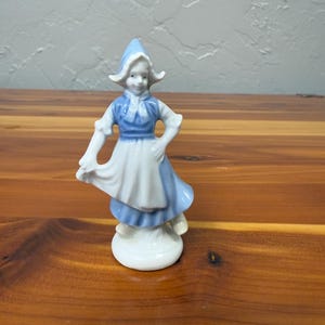 Vintage Porcelain Dutch Girl figurine