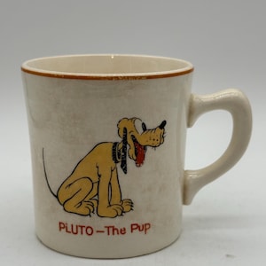 Mug PLUTON le chiot et le petit Mickey des années 30, patriote Chine Parcs Disney États-Unis