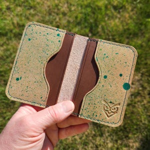 Porte-cartes a volet cuir fait main, minimaliste, portefeuille, poche avant, porte-cartes, billets, cadeau homme & femme, brun et vert, EDC