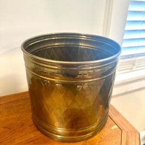 Vintage Plant Pot, Brass Diamond Pattern Planter, 8.5-Inch Tall