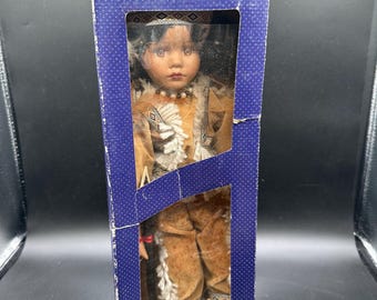 Muñeca de porcelana antigua "Colección Princesa" Figura nativa americana