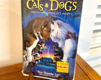 Cats & Dogs VHS by Warner Bros. Family Entertainment 2001 | Rated
