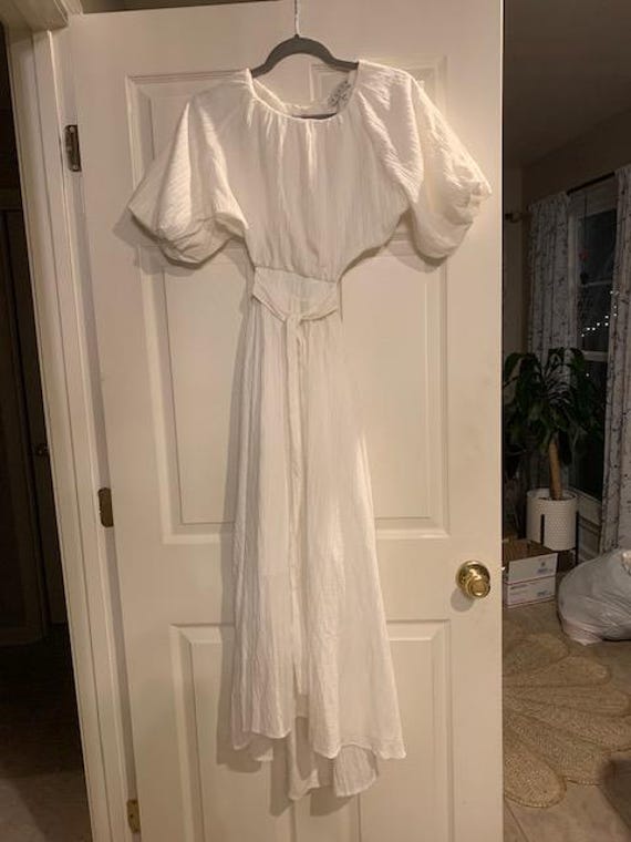 hyfve maxi dress HYFVE Long Flowy white Maxi Dress with open back. Lined, gathered sleeves