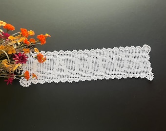 Gepersonaliseerde naamkleedje, handgemaakt cadeau van biologisch katoen, trouwbord.
