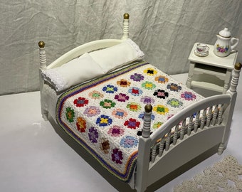 Miniature crochet blanket, 1/12 scale blanket