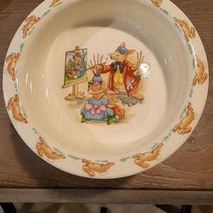 Royal Doulton Bunnykins &quot;Painting Class&quot; English Fine Bone China bowl.