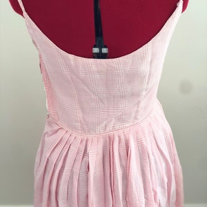 1950s Pink and White Gingham Sundress / Pink Checked Fifties Dress XS. 画像 5