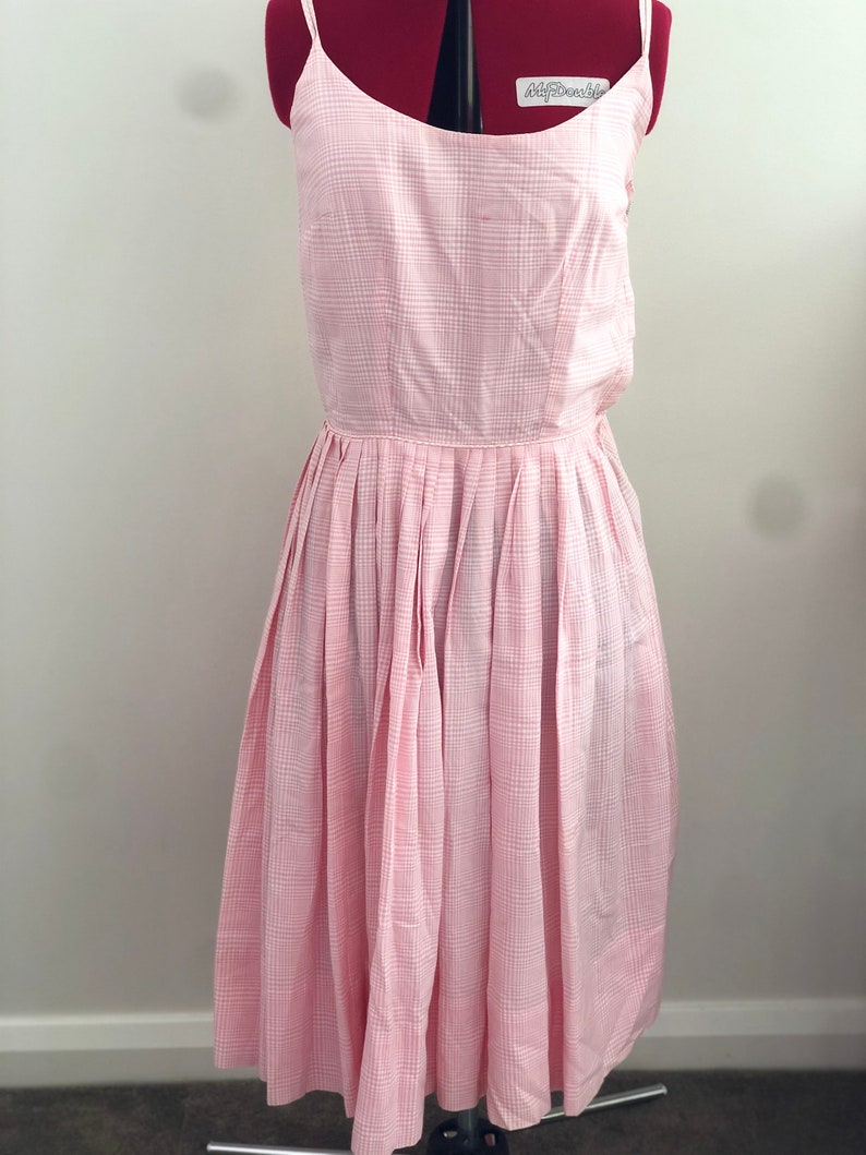 1950s Pink and White Gingham Sundress / Pink Checked Fifties Dress XS. 画像 1