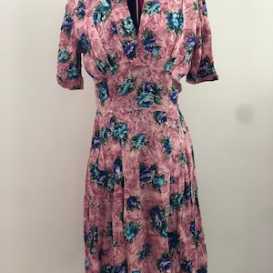 1940s Dress / 40s Floral Rayon Dress / Forties Flower Print Dress XS