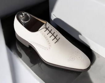 Scarpe Oxford formali stringate in pelle bianca fatte a mano da uomo Skin Smith Bespoke.
