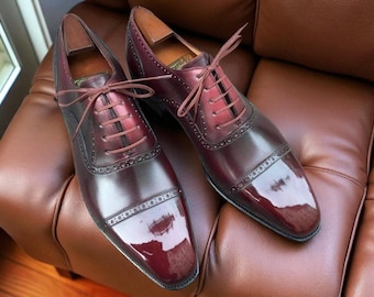 Op maat gemaakte bordeauxrode leren oxfordschoenen: tweekleurige kapneus