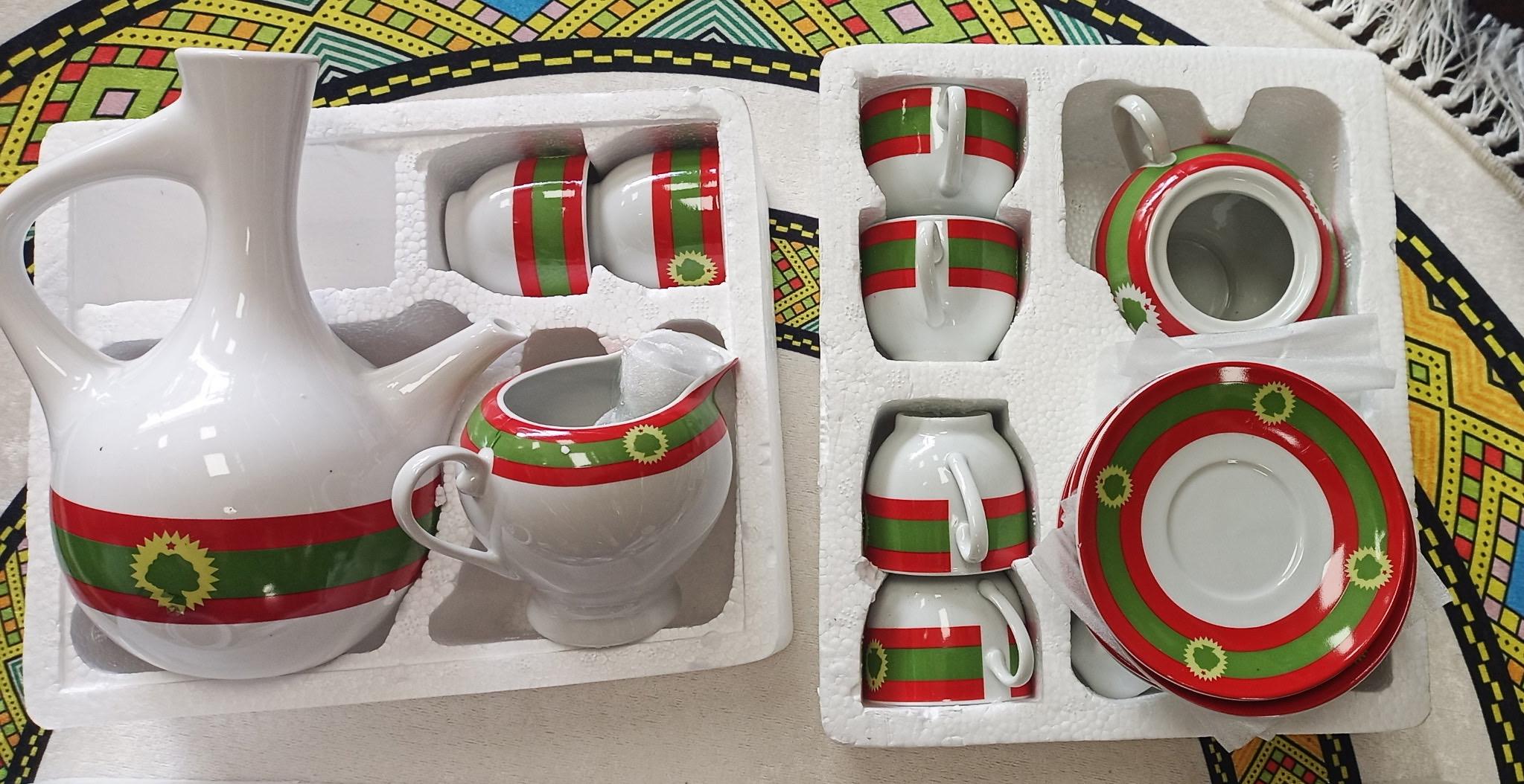 エチオピア　コーヒー　コーヒーポット　ジャバナ　コーヒカップセット Ethiopian Coffee Set- Jebena, Sini Cups & Saucers - Etsy 日本