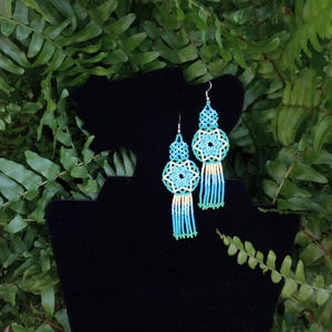 Mexican Beaded Earrings / Huichol Earrings / Multicolored earrings / Chaquira Earrings.