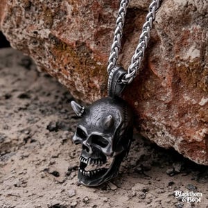 Colgante de calavera con cuernos, collar gótico de plata, estilo punk oscuro, vintage, demonio, diablo, cadena de acero inoxidable para hombres y mujeres, joyería alternativa, regalo
