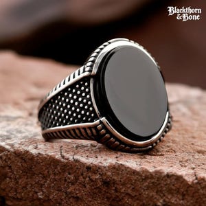 Anello con sigillo gotico in onice nero, argento, vintage, da uomo, gioiello scuro, anello punk gotico, anello alternativo, accessori gotici medievali, regalo