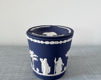 Vintage Wedgwood Jasperware Cache Pot: Portland Blue Neoclassical Planter with Lid