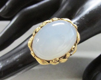 Vintage Estate Mid Century Ming's of Honolulu 14K Gold Decorative Mount Translucent Thick Watery White Blue Green Jade Ring