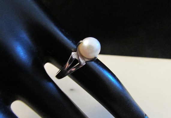 Vintage Estate  14K White Gold Pearl Ring - image 1