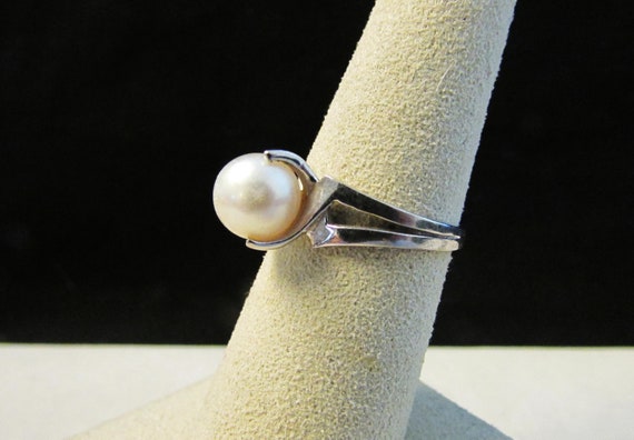 Vintage Estate  14K White Gold Pearl Ring - image 8