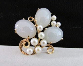 Vintage Estate Ming's of Honolulu Mid Century 14K 3 Translucent Watery Jade and 9 High Luster Pearl Pin Brooch