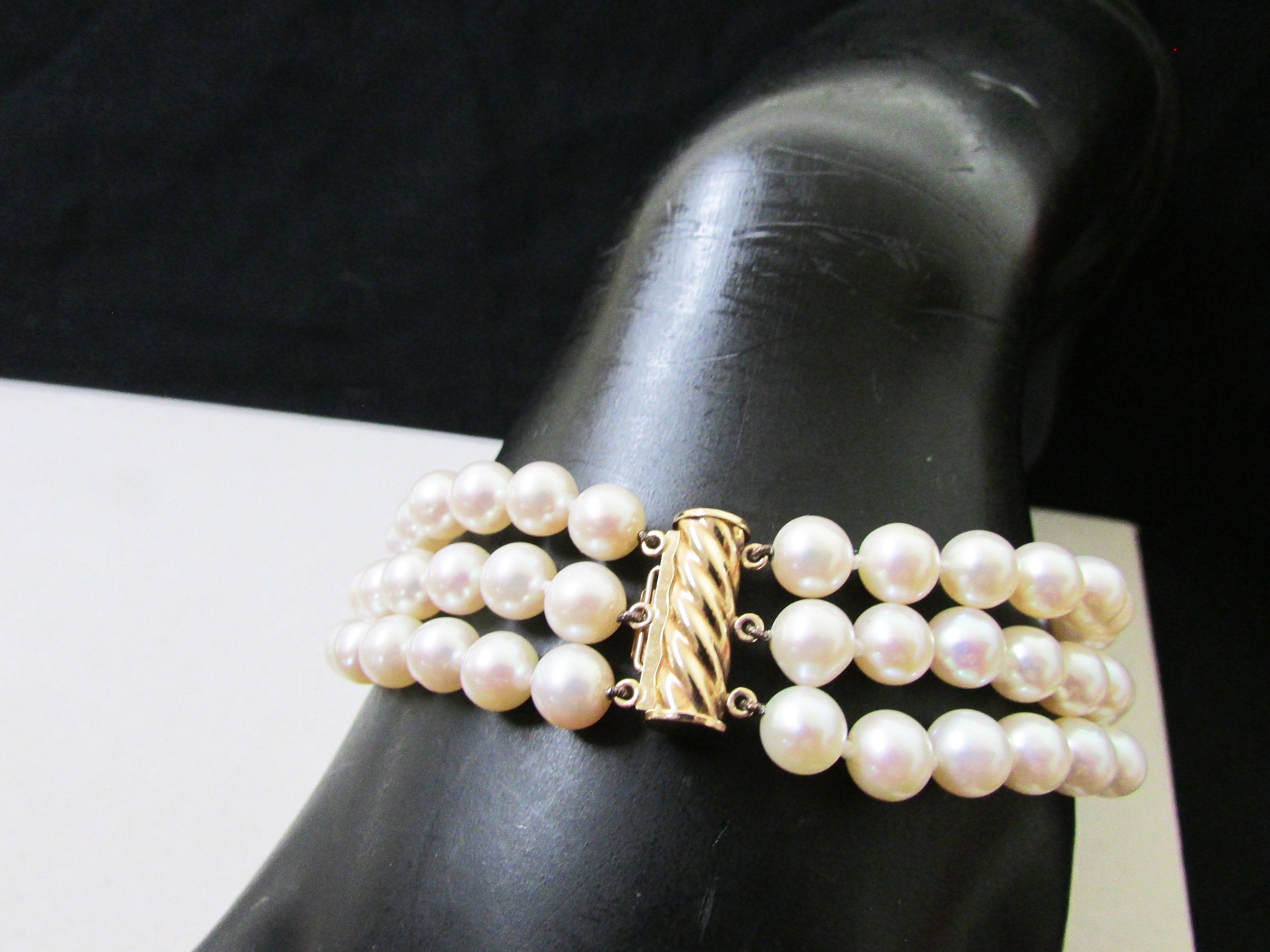 Sarah Jane Wilde X Thom Browne 18kt gold 3 strand pearl bracelet with  diamonds | Thom Browne