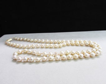 Vintage Estate Mings of Honolulu 14K Gold Clasp Hand Knotted 30" High Luster Light Gold Pink White Baroque Pearl Necklace