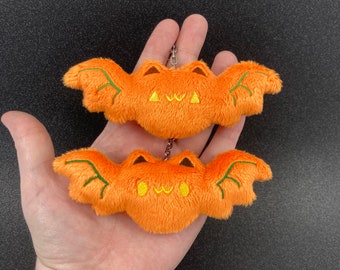 LIMITED EDITION Jack-O-Lantern Bat Plushie Keychains - Pattern by TeacupLion - Modified by Made by Aeo!