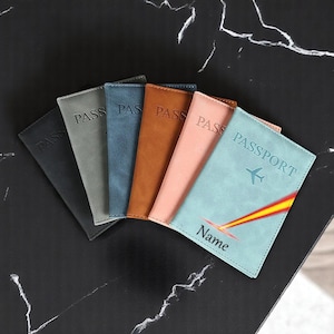 Funda de pasaporte personalizada: billetera de viaje de cuero con grabado personalizado para hombre y mujer, el regalo ideal para viajeros.
