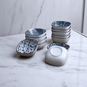 4PCS Japanese Ceramic Square Sauce Plates – Blue & White Porcelain Dipping Bowls for Sushi, Soy Sauce or Condiments