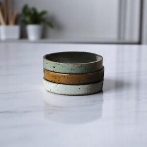 Ceramic Round Sauce Dish – Small Dipping Bowl for Soy Sauce, Vinegar, Snacks & Seasonings | Creative Hot Pot Side Plate