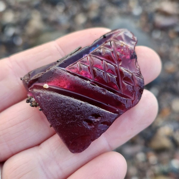 RARE DECORATIVE PURPLE | Berry Purple Sea Glass Shard | Jewellery Supplies | Collector's Item | Scottish Beach Finds (11156)