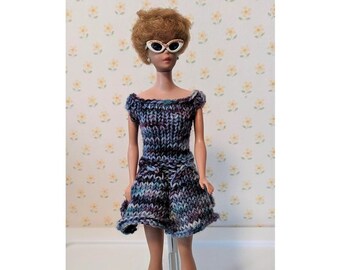 Ritzy Ruffles - Molde para Vestidos de Tricô para Bonecas - Molde de Tricô - Download em PDF - Seis Vestidos - Moda para Bonecas Faça Você Mesmo