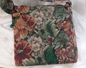 Bolsa mensageiro - Corredor de mesa reciclado - Floral verde - Rosas e folhas - Livro ou bolsa para laptop