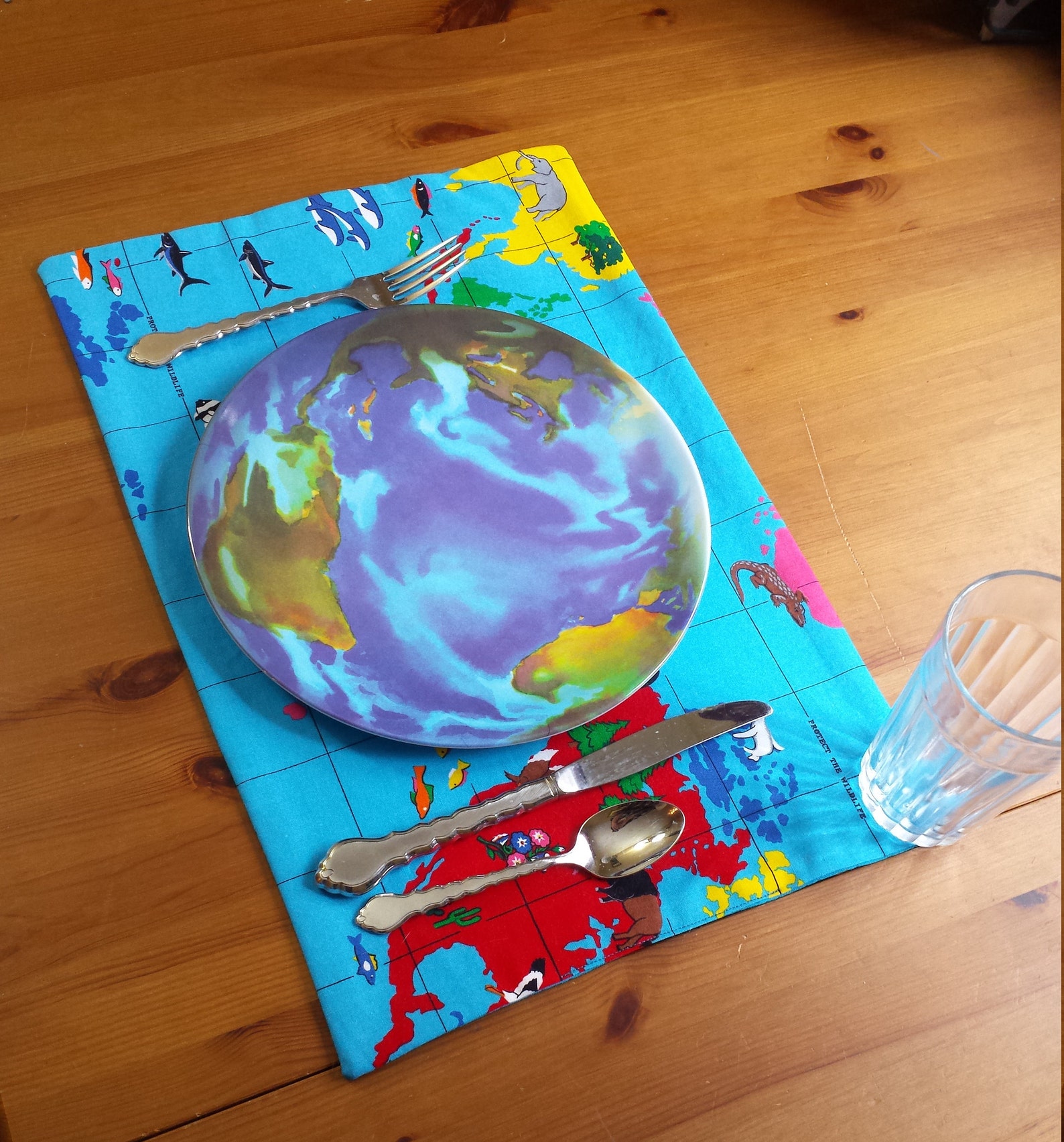 Placemats Love the Earth Save the Wildlife Map of the World Set of 4