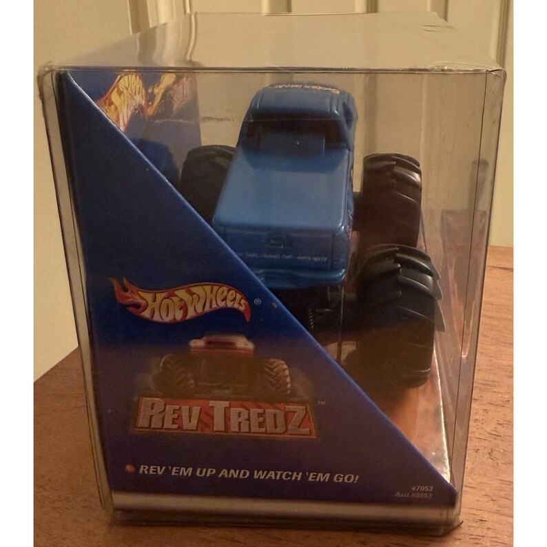 vtg mattel hot wheels rev tredz Monster jam SUDDEN IMPACT truck rev n go 2001 image 3