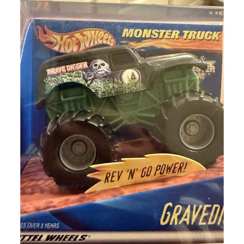 Hot Wheels Monster Jam Gravedigger Rev N Go Truck: 2000 Mattel, 1/43 Scale image 10
