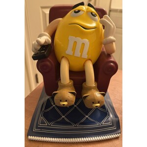 ヴィンテージ M&Ms イエロー フィギュア チェア リクライニング