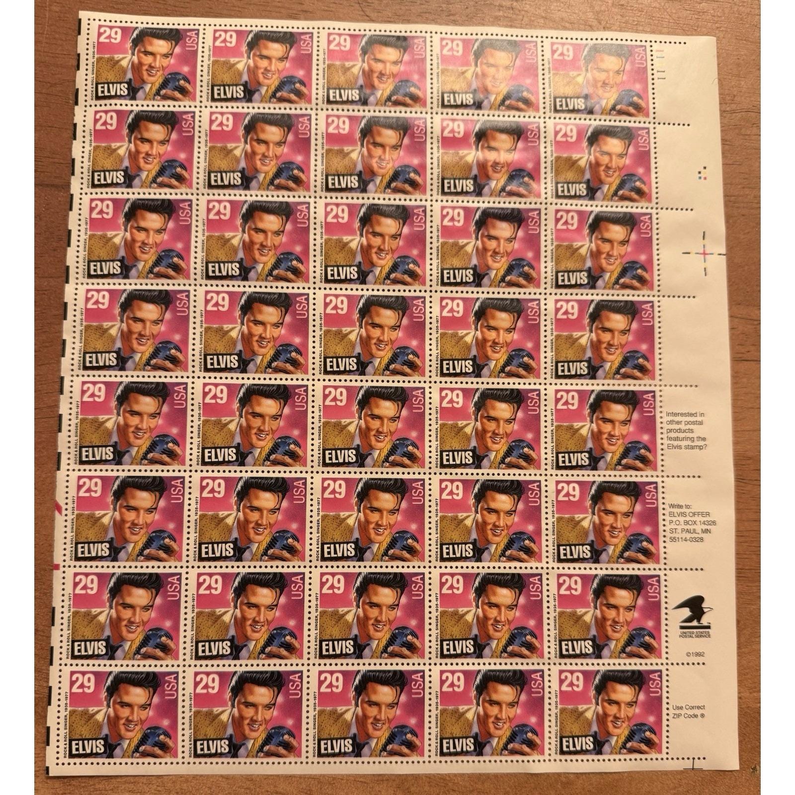 エルヴィス•プレスリー　アメリカ　切手シート　フレーム入り　1992年 1992 ELVIS PRESLEY STAMP ROCK & ROLL SINGER US 29 CENT