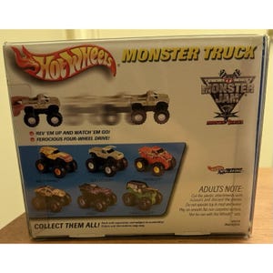 Hot Wheels Monster Jam Gravedigger Rev N Go Truck: 2000 Mattel, 1/43 Scale image 4