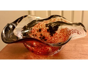 Vintage glazen golfkom met ruches in Murano-stijl 8" zwart, rood, wit en helder