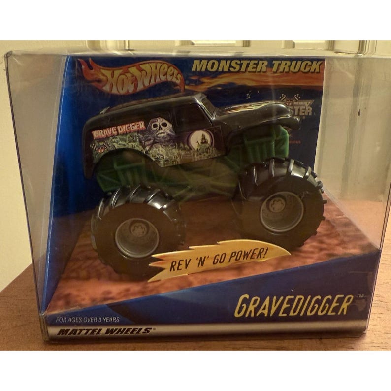 Hot Wheels Monster Jam Gravedigger Rev N Go Truck: 2000 Mattel, 1/43 Scale image 2