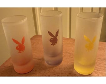 3 vintage Playboy Bunny-shotglas i frostat orange, gult och lila, 10 cm