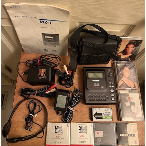 SONY MZ-1 MD Minidisc Walkman Portable Recorder Bundle W