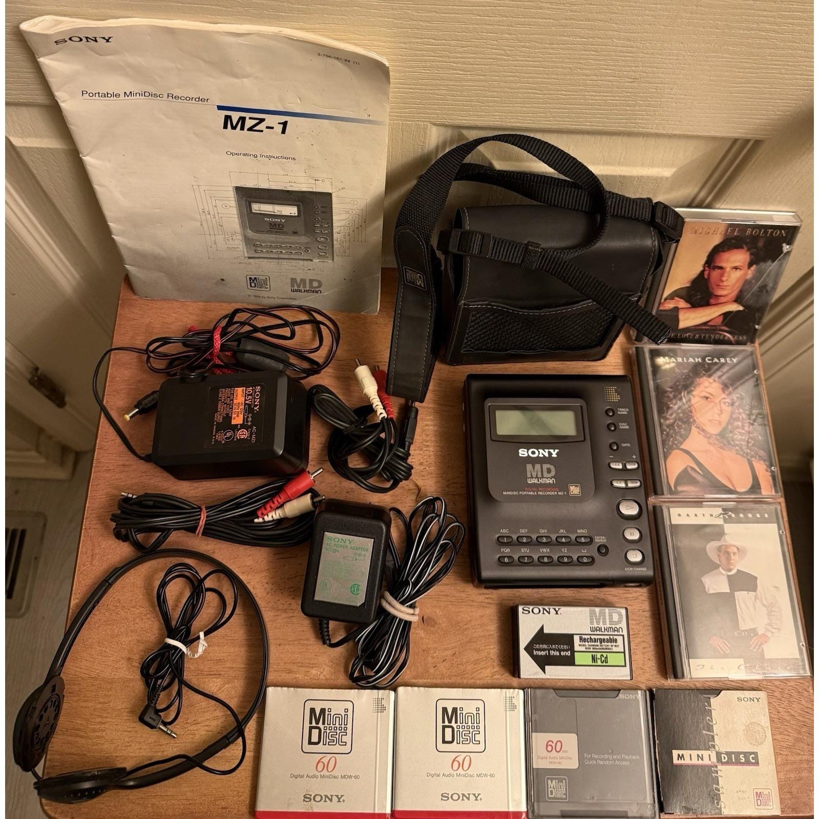 SONY MZ-1 MD Minidisc Walkman Portable Recorder Bundle W