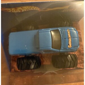 vtg mattel hot wheels rev tredz Monster jam SUDDEN IMPACT truck rev n go 2001 image 8