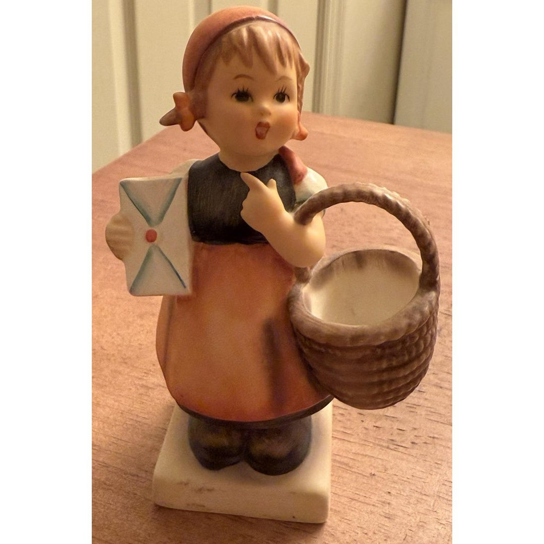 Vintage 1962 Goebel Hummel Mediaton 13/2/0 ( V Five Marking) Girl