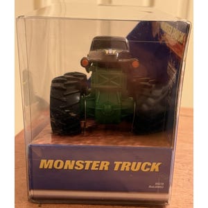 Hot Wheels Monster Jam Gravedigger Rev N Go Truck: 2000 Mattel, 1/43 Scale image 5