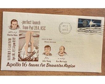 Apollo 16 avgår till Descartes-regionen Saturnus 5-uppskjutning Perfekt uppskjutning 1972-omslag