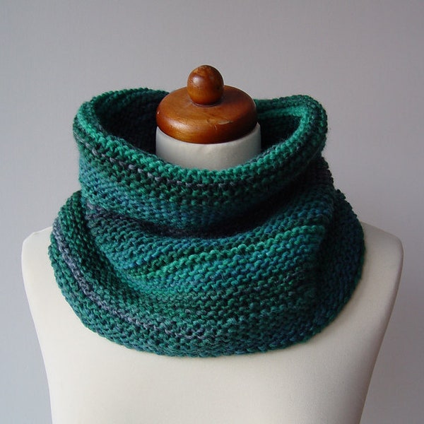 Hand knit cowl, green wool neck warmer, scarf